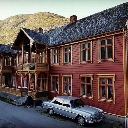 Laerdalsoren Motor Guesthouse Lærdalsøyri Exteriör bild