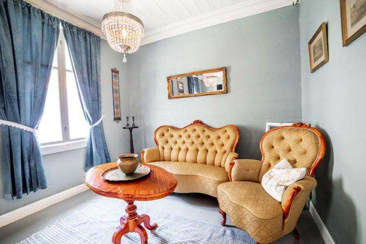 Laerdalsoren Motor Guesthouse Lærdalsøyri Exteriör bild