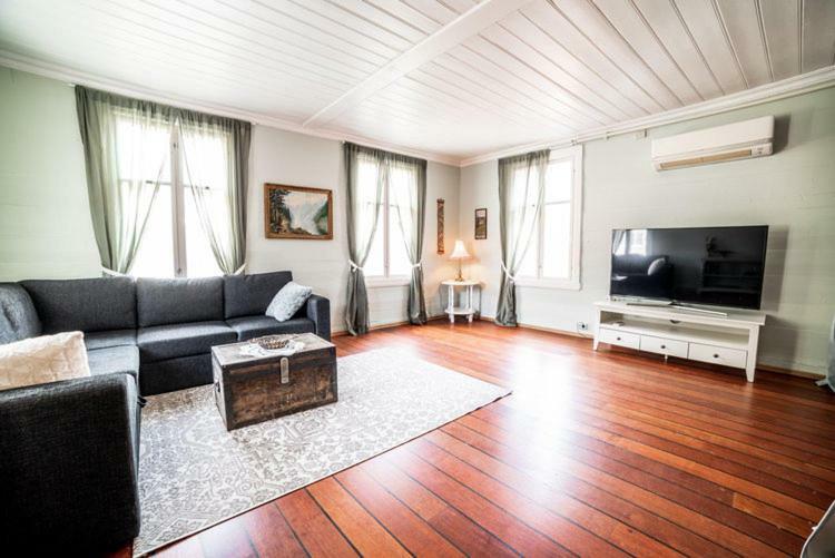 Laerdalsoren Motor Guesthouse Lærdalsøyri Exteriör bild