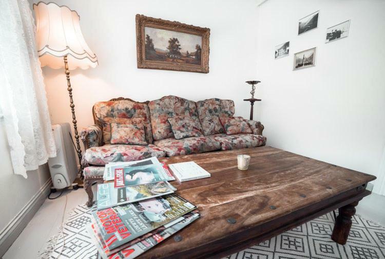 Laerdalsoren Motor Guesthouse Lærdalsøyri Exteriör bild