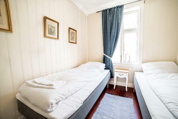 Laerdalsoren Motor Guesthouse Lærdalsøyri Exteriör bild