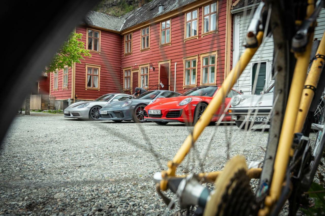 Laerdalsoren Motor Guesthouse Lærdalsøyri Exteriör bild
